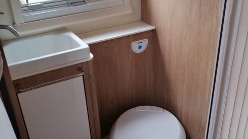 Ons Mieke...  – Rimor seal 695: Cozy mobile home with spacious bedroom.