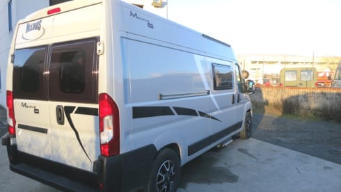 Menfys (1)  – Menfys VAN 3 MAXI S-Line (1) with optional bike rack