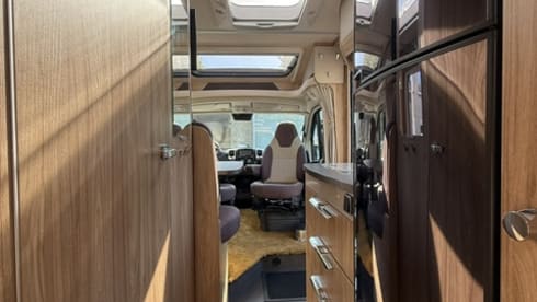Enjoy Hymer Camper (2018) – 2p Hymer Compact met lengte bedden