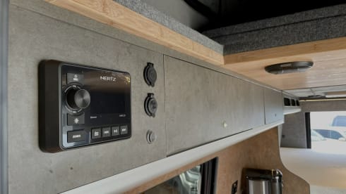 THUNDER – Stunning 2022 Luxury VW Crafter sleeps 4 - Liverpool