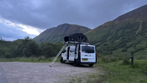 The Wee Hoose – The Wee Hoose – Vauxhall Vivaro LWB Campervan - 4 berth
