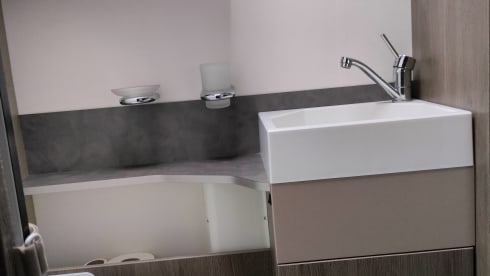 Titanium – 4p Chausson semi-integrated from 2020