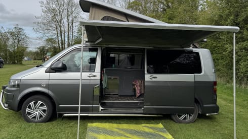 T30 Explorer – 4 berth Volkswagen campervan 