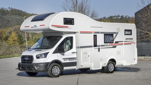 6 berth motorhome Roller Team Zafiro 675