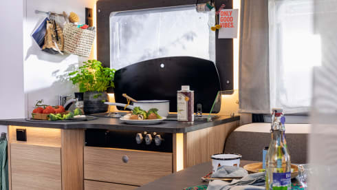 T690 – New Sunlight T690c semi-integrated camper 4 pers. Mj24