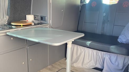 Ronnie – 4 berth Volkswagen campervan 2015
