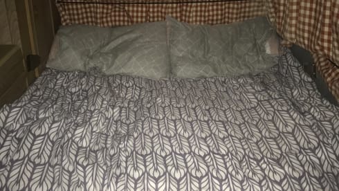 Blue – Volkswagen Wohnmobil mit 4 Schlafplätzen aus dem Jahr 1986