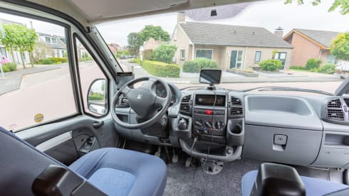 2p Peugeot campervan from 2003