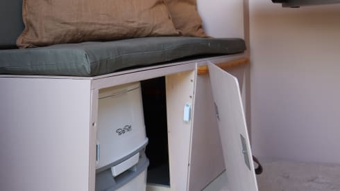 Reddy – Unique DIY Mercedes Sprinter