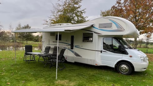 Doe een aanvraag!  – This camper (including rental account) is for sale! 