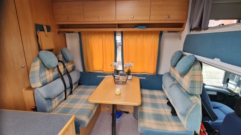 Home #72 – 6p family Knaus sun traveler with alcove.