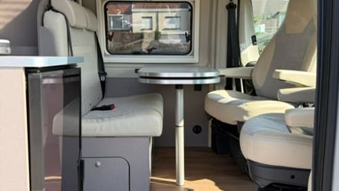 BB KING – Young Fiat Ducato (2 or 4 persons) with bicycle carrier