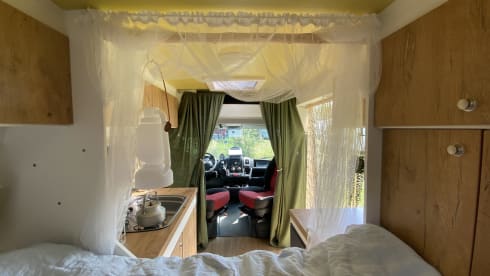 Haast kan de klere krijgen – Fiat bus camper for 2 people