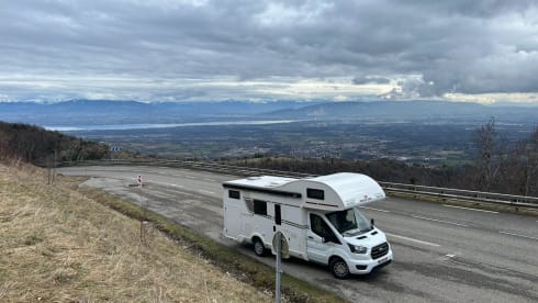 Beluga – New family camper Roller Team FORD 2022