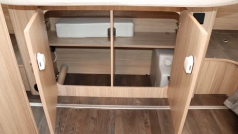 T69L – Complete HomeCar family camper with motor air conditioning and awning,