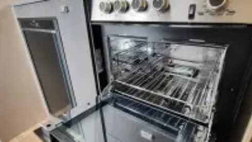 EDGE 464 VLY – 4-Berth Motorhome | Unlimited Miles | Pet Friendly | EU Travel Allowed