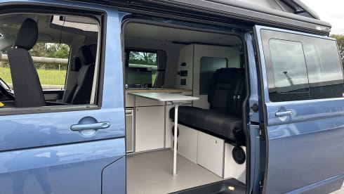 Comfort, Freedom, and 5-Star Reliability – VW T6 Campervan for Hire
