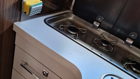 LOVE-67  – 5p Ford semi-integrated uit 2018