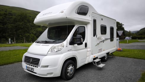 Snufkin – Swift Lifestyle 590R 4 berth