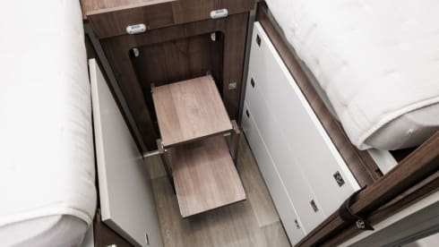 Tessoro 468 – 4p Benimar semi-integrated from 2025