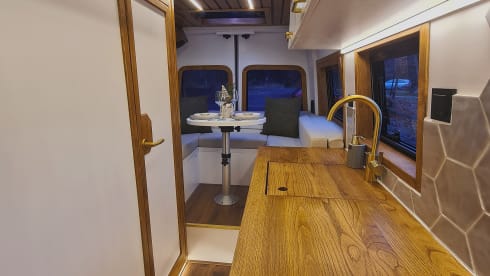 Luxe buscamper 2p – 2p Renault bus from 2019