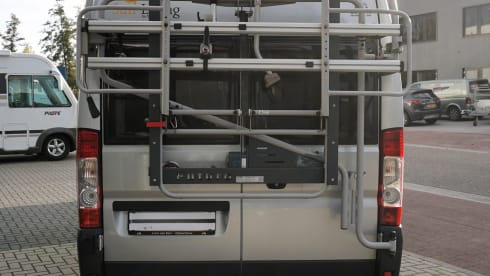 2p Sun Living bus uit 2009