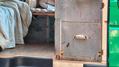 Kikker – 4p Volkswagen bus uit 2000