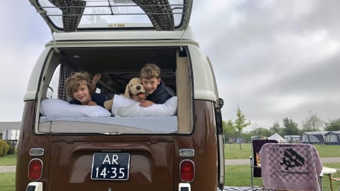 Bob – Bob the retro volkswagen T2a camper bus