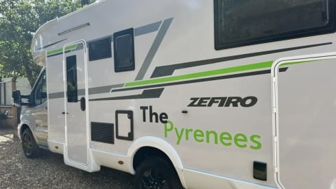 The Pyrenees – BRAND NEW 4 Berth Roller Team Zefiro 685 (2025) Automatic