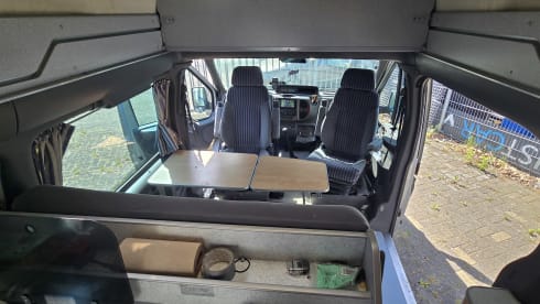 'The Nugget' – 4p Ford bus uit 2003