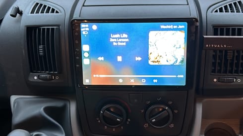 4p Adria Matrix M680SP semi-integrated from 2010