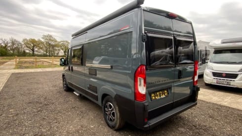 V669SE – 4 berth Auto-Trail V669SE campervan automatic new in 2024