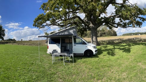 Candy White Supertramp – VW California Coast 4 pers. Vending machine.