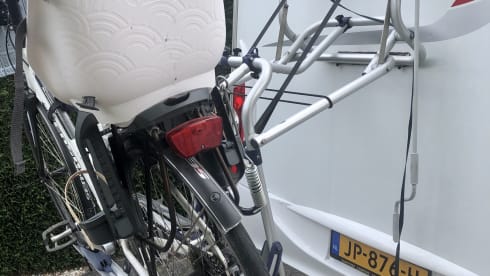 Ooit Is Nu! – Self-sufficient 6 person luxury camper "Ever Is Now"