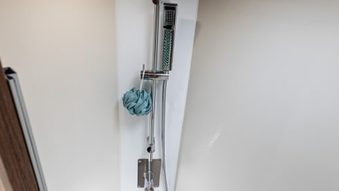 ITA CAMPER – New Overcab Camper - 6 Seats