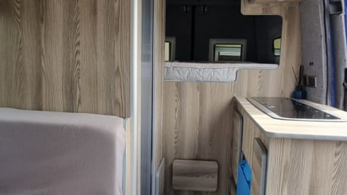 Ronnie – Fully Off-Grid Mercedes Heating & shower/Toilet (Insurance Included)