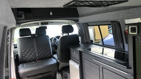 Rolo – T5 VW (2010), Black High Top (LWB)