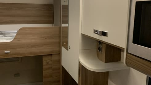 Wanderlust – Modern 6-Berth Motorhome with 5 Seatbelts - Your Adventure Awaits!