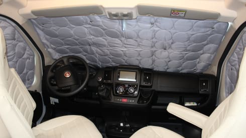 New luxurious Campervan with XL bed Laika Kosmo 6.4