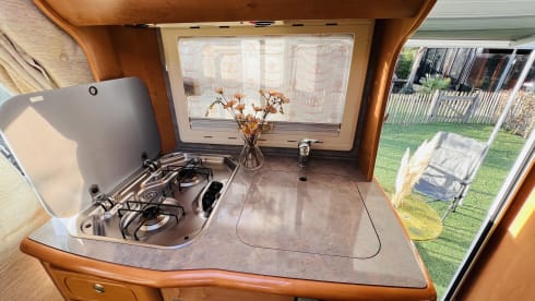 Compleet huisje op wielen! – Rapido Camper 2 person compact and complete!