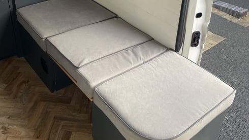 Luxury off grid Volkswagen LWB Crafter 2020 (3 berth)