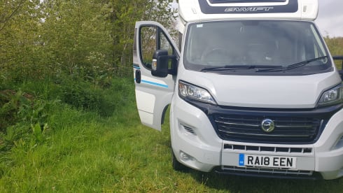 Wanderlust – Modern 6-Berth Motorhome with 5 Seatbelts - Your Adventure Awaits!