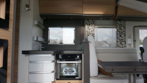 4p Adria Sonic plus 700 from 2023