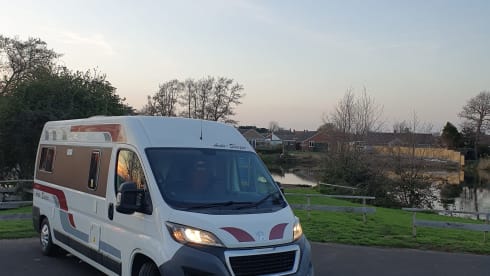 Hopper – 2 berth 2 seater Campervan