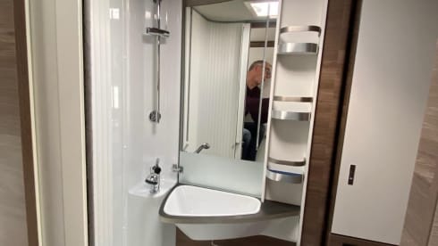 Johnny Bravo  – Alcôve Knaus pour 4 personnes à partir de 2021