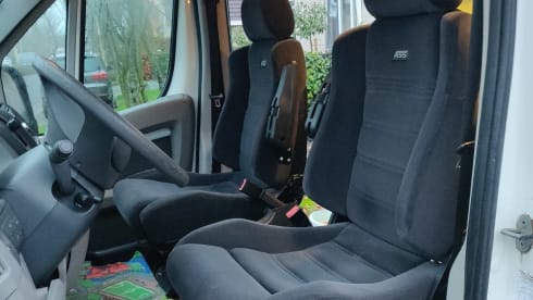 De Reizende Levensgenieter – Nice Fiat camper bus for 2-4 people