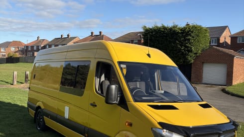 BumbleBee – 4 berth Mercedes-Benz campervan from 2015