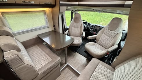Beautiful Hobby camper 2p