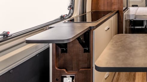 I-type – New bus camper with 4 permanent sleeping places