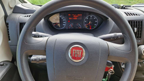 Smart & strong! 131hp - 2p - MaxxFan - CarPlay - Solar panel